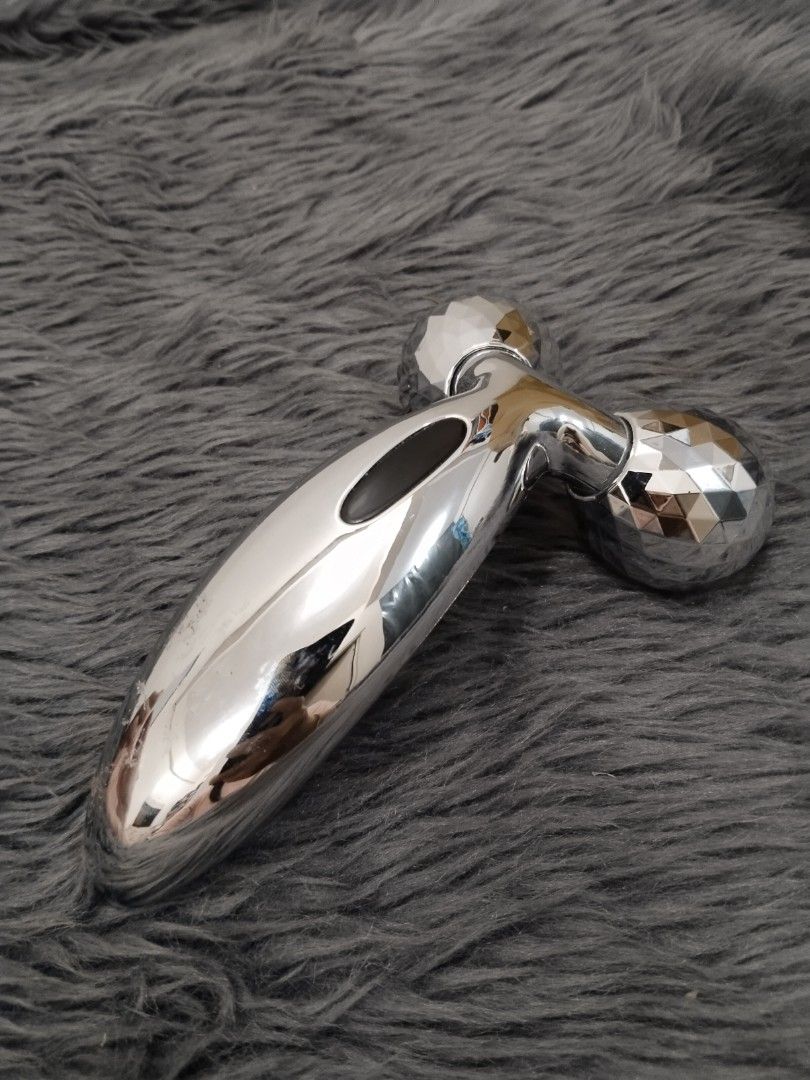Affordable Steel 3d roller body massager 😍👌 (Category: Massage Devices) located in Malolos. Submitted by afford.japan (Listing ID 1348826539, Image 1). Description: Affordable Steel 3d roller body massager 😍👌.