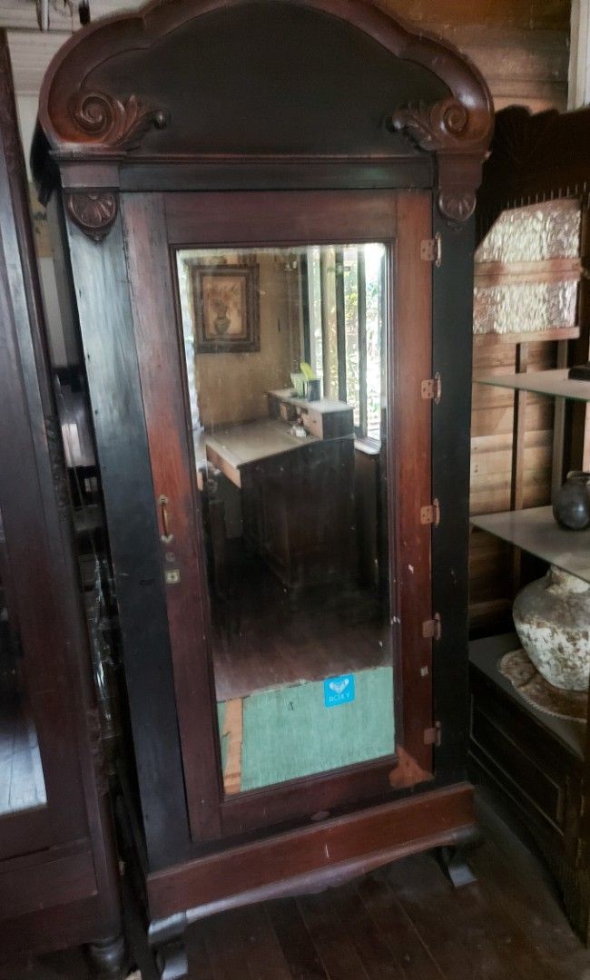 ANTIQUE NARRA CABINET APARADOR (Category: Other Home Furniture) located in Manila. Submitted by georgina123place (Listing ID 1348949797, Image 3). Description: ANTIQUE NARRA CABINET APARADOR. AUTHENTIC.