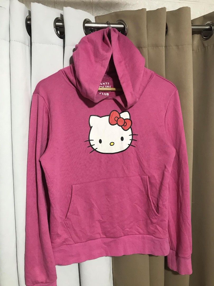 Assc X hello kitty (Category: Coats, Jackets and Outerwear) located in Davao. Submitted by xlgndihjp89810 (Listing ID 1348875790, Image 1). Description: Assc X hello kitty Hoodie Jacket For womens Excellent condition Issue No lace No crack sa mga print Para sa girl friend mo Size small ( 19 by 24 ) Mura lang Pm.