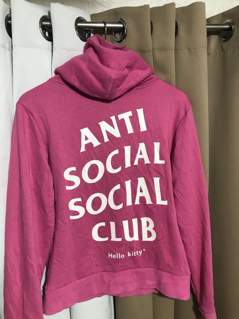Assc X hello kitty (Category: Coats, Jackets and Outerwear) located in Davao. Submitted by xlgndihjp89810 (Listing ID 1348875790, Image 2). Description: Assc X hello kitty Hoodie Jacket For womens Excellent condition Issue No lace No crack sa mga print Para sa girl friend mo Size small ( 19 by 24 ) Mura lang Pm.
