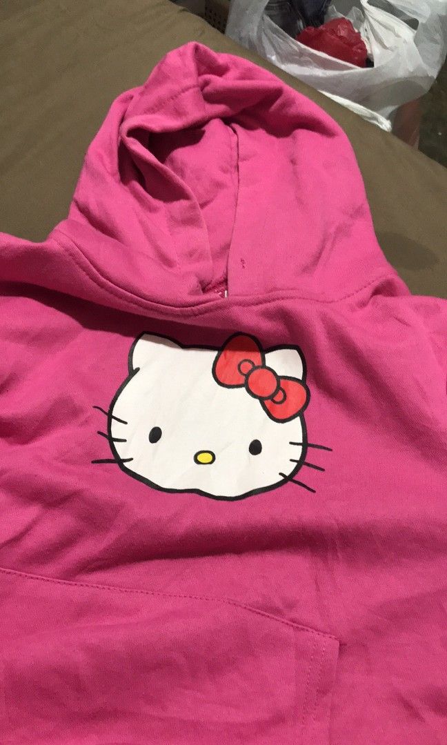 Assc X hello kitty (Category: Coats, Jackets and Outerwear) located in Davao. Submitted by xlgndihjp89810 (Listing ID 1348875790, Image 3). Description: Assc X hello kitty Hoodie Jacket For womens Excellent condition Issue No lace No crack sa mga print Para sa girl friend mo Size small ( 19 by 24 ) Mura lang Pm.