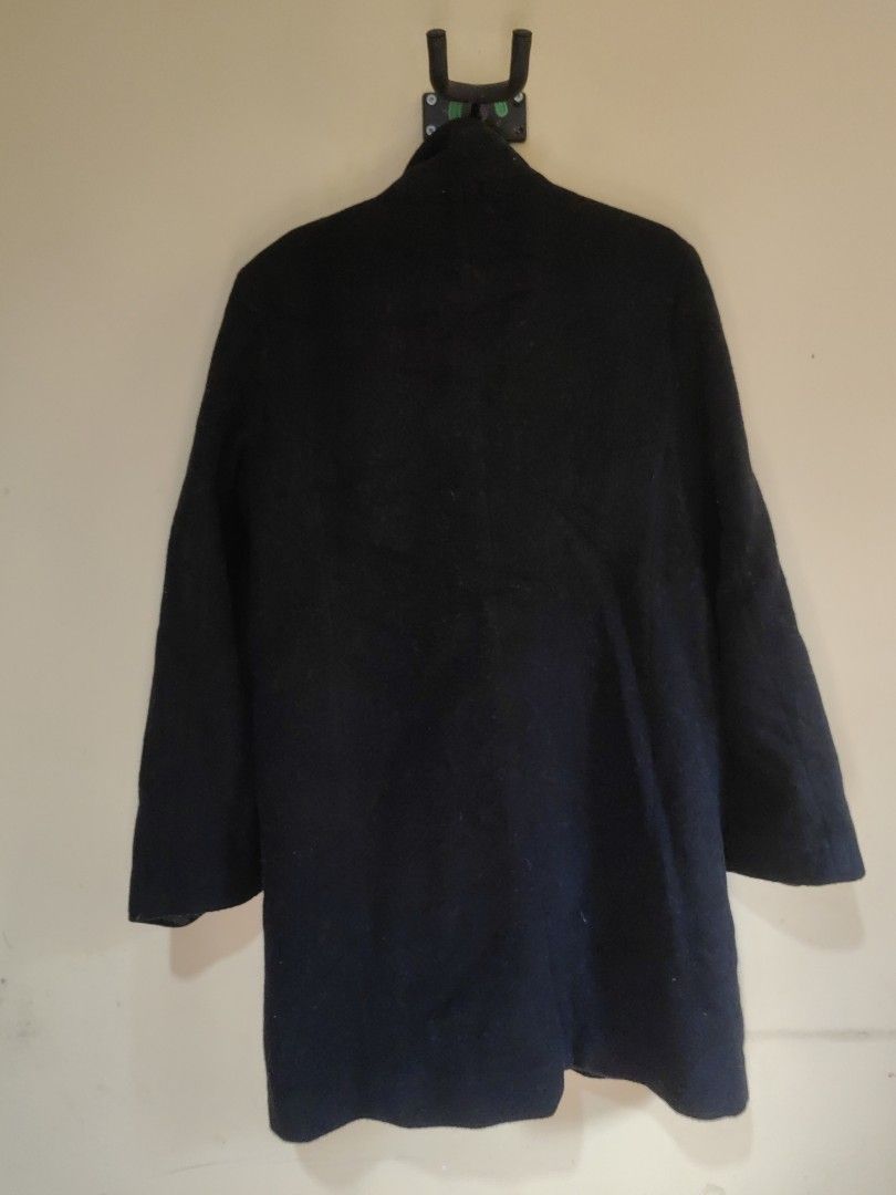 Black Formal Winter Coat (Category: Coats, Jackets and Outerwear) located in Butuan. Submitted by mizzlora (Listing ID 1348823289, Image 3). Description: Good condition. Used once only in a trip. Can fit S-M. Good for 5°c - 10°c weather if ginawin. Can still insert a long sleeve / turtleneck, and heat tech inside. 📍Mindanao Butuan.