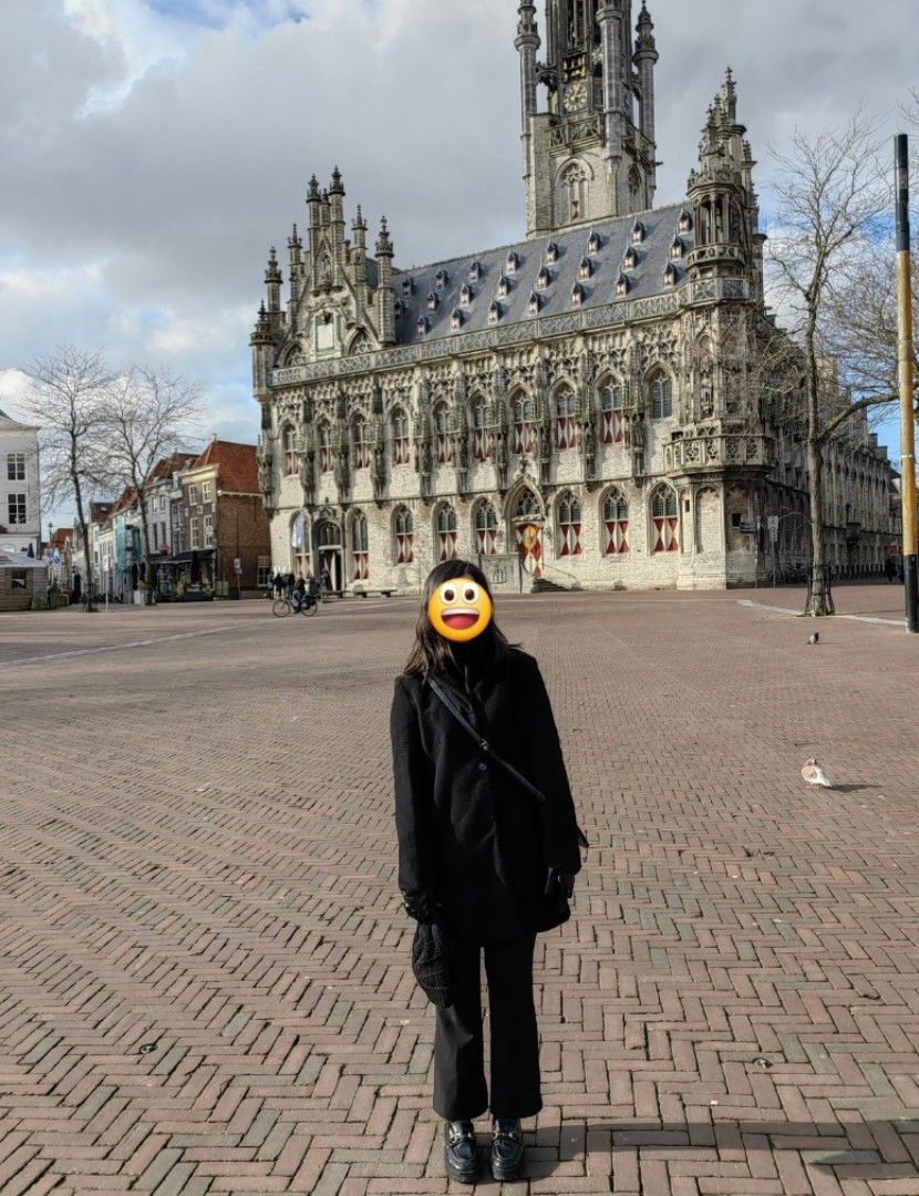 Black Formal Winter Coat (Category: Coats, Jackets and Outerwear) located in Butuan. Submitted by mizzlora (Listing ID 1348823289, Image 2). Description: Good condition. Used once only in a trip. Can fit S-M. Good for 5°c - 10°c weather if ginawin. Can still insert a long sleeve / turtleneck, and heat tech inside. 📍Mindanao Butuan.