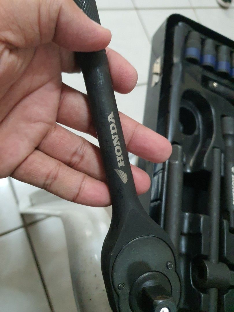 BRAND NEW JAPAN HONDA TOOLSET (Category: Construction Tools & Equipment) located in Lapu Lapu. Submitted by watchenthusiast4444 (Listing ID 1348884124, Image 1). Description: FROM JAPAN ORIG HONDA RACHET SET 1/2 DRIVE FROM 10MM TO 32MM SIZE VERY RARE HAVENT SEEN ANYWHERE THE SAME AS THIS FOR HONDA ENTHUSIAST.