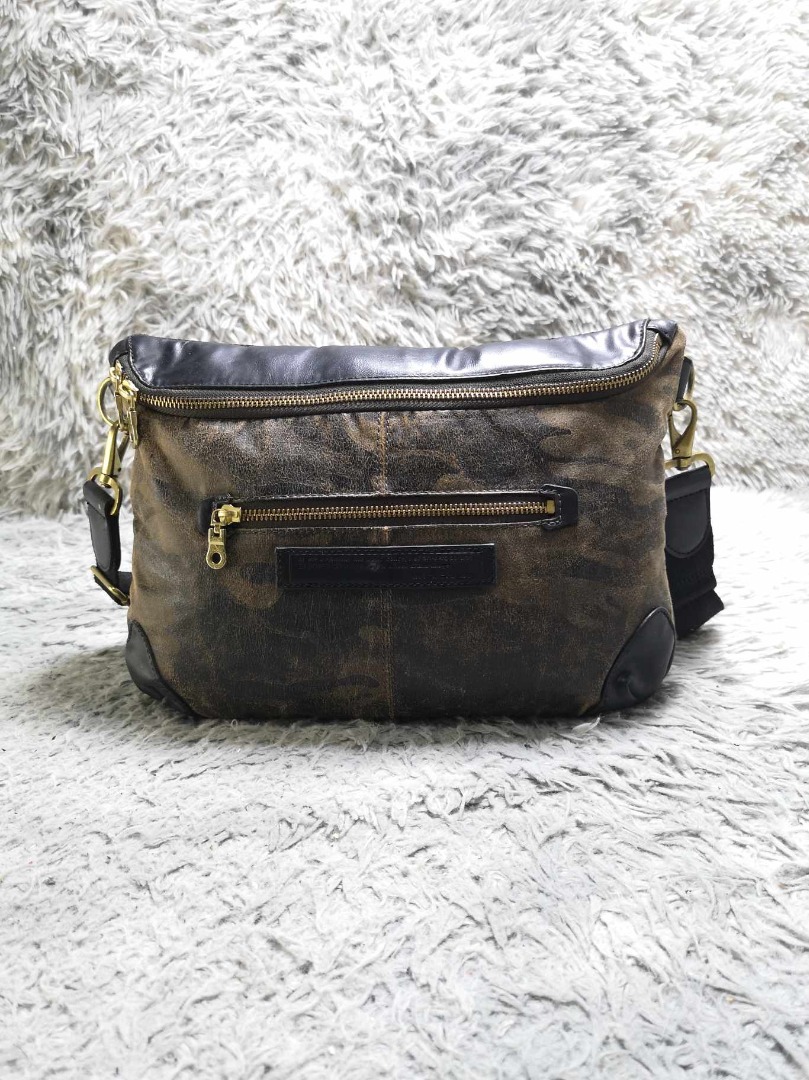 Wavlynn Black Jacquard Faux Leather Messenger Bag With Inner Pockets And Zipper Closure main image 1
