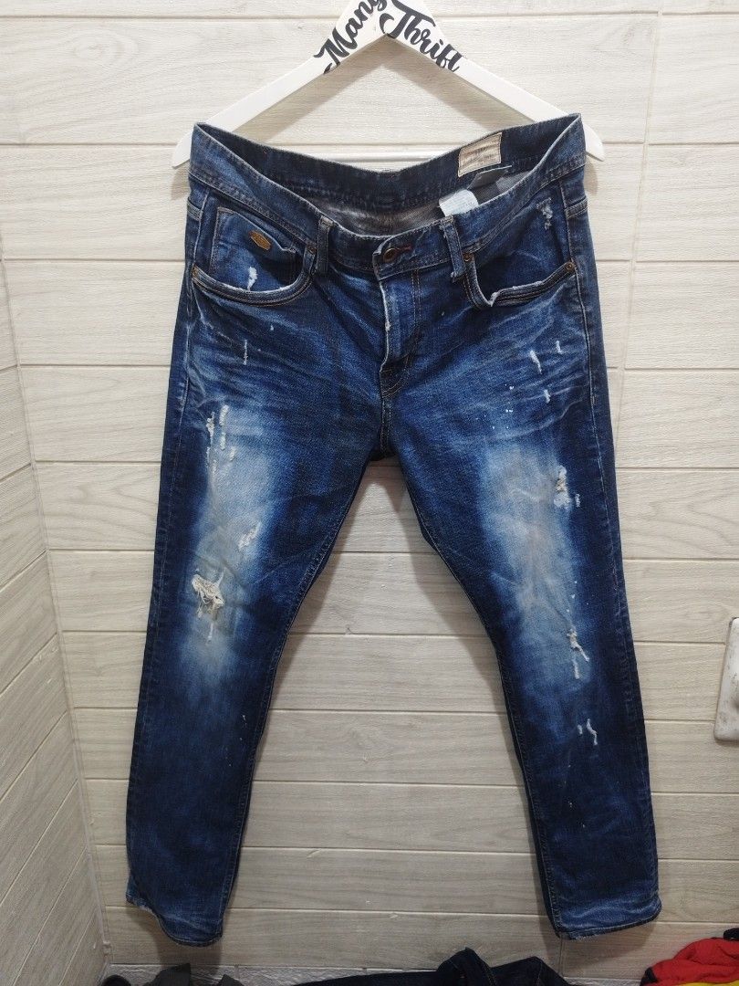 BUCKAROO JEANS (Category: Jeans) located in Sorsogon. Submitted by mang_thrift2 (Listing ID 1348891099, Image 1). Description: BUCKAROO TATTERED JEANS 36W40L DM.