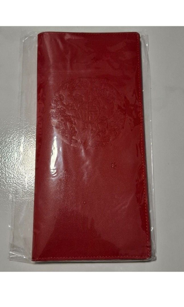 Classy Pouch (Category: Belt bags, Clutches and Pouches) located in Singapore. Submitted by gatralife (Listing ID 1348818552, Image 3). Description: Spacious enough for at least 20 red packets.
