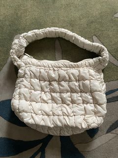(Category: ) located in . Submitted by dinarewears (Listing ID 1348917956, Image 1). Description: .