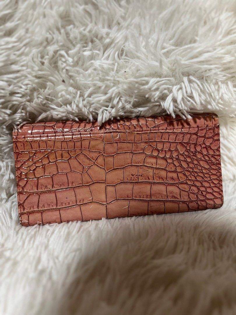 Esquire Pink Crocodile Wallet (Category: Luxury Bags & Wallets) located in Baguio. Submitted by mischasboutique (Listing ID 1348827932, Image 3). Description: Light signs of use.