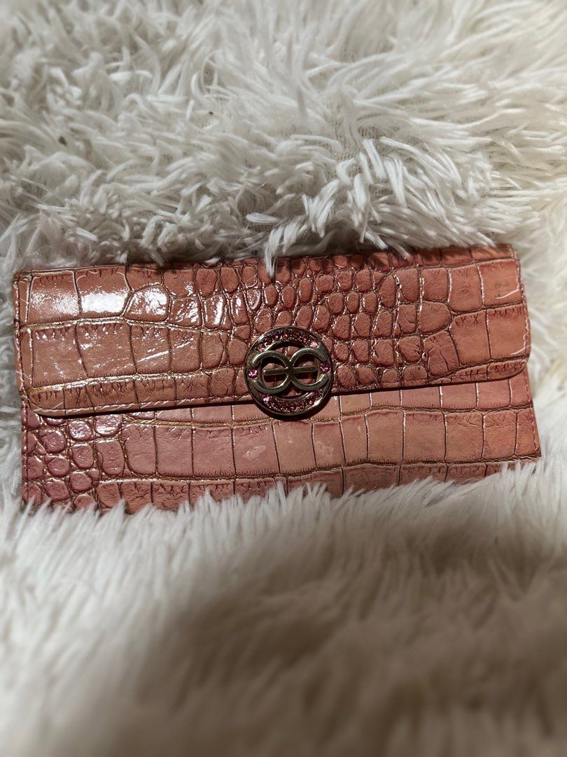 Esquire Pink Crocodile Wallet (Category: Luxury Bags & Wallets) located in Baguio. Submitted by mischasboutique (Listing ID 1348827932, Image 1). Description: Light signs of use.