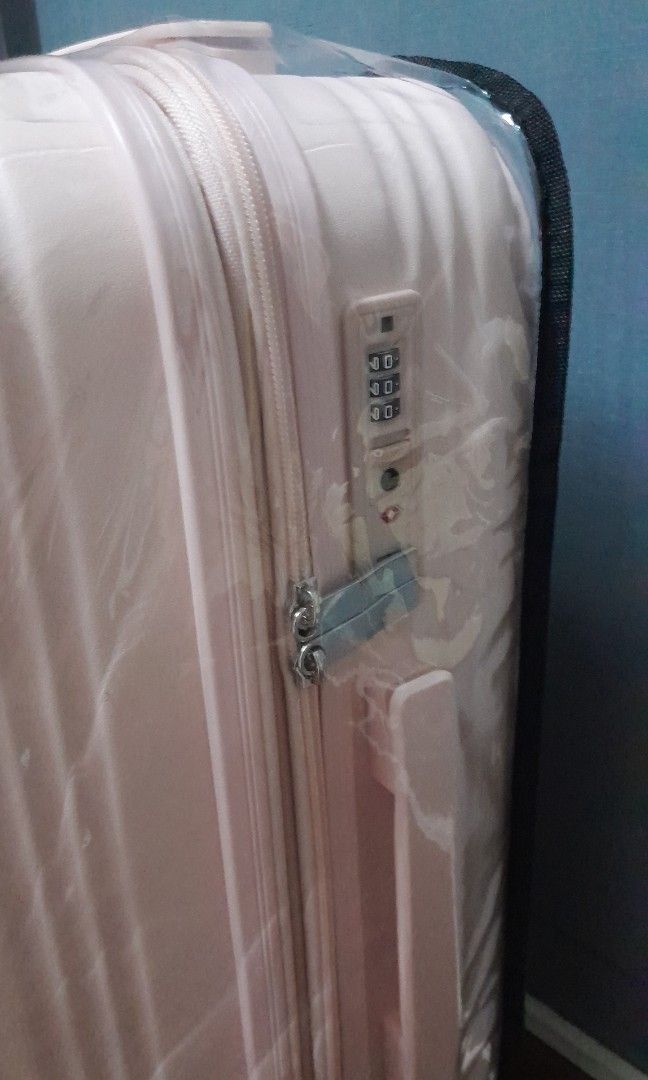 Expandable 20-inch luggage (Category: Luggage) located in Pasay City. Submitted by declutter_j (Listing ID 1345353700, Image 2). Description: Expandable 20-inch luggage from Rosé series of T.Partner Used once only. Comes with transparent luggage cover and the wheels cover. No issues. RFS: Need funds 35 cm x 25-28 cm x 55.5 cm 3.2 kg Aluminum bow adjustable for 2-3 levels Available unless marked reserved or sold..