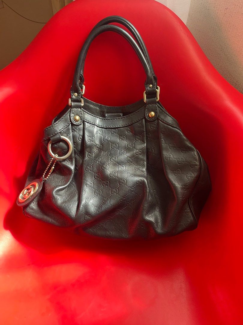 Gucci Sukey Tote Bag (Category: Luxury Bags & Wallets) located in Paranaque City. Submitted by iraspillaga (Listing ID 1348901490, Image 1). Description: Gucci Sukey Tote Bag RFS: Vet bills DM for more photos.