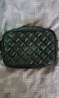 (Category: ) located in . Submitted by stylelistsg (Listing ID 1348875406, Image 1). Description: .