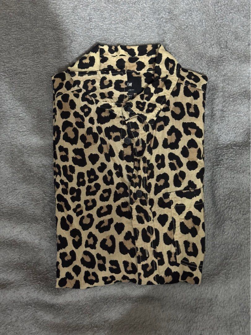 H&M LEOPARD PRINT REGULAR FIT POLO (SMALL) (Category: Tshirts & Polo Shirts ) located in Binan City. Submitted by carleeemaybe (Listing ID 1348954601, Image 1). Description: MODE OF PAYMENT: GCash / Bank Transfer (BPI, Unionbank, Eastwest) SHIPPING FEE WILL BE SHOULDERED BY BUYER DELIVERY MODES: LBC / J&T Express / Lalamove.