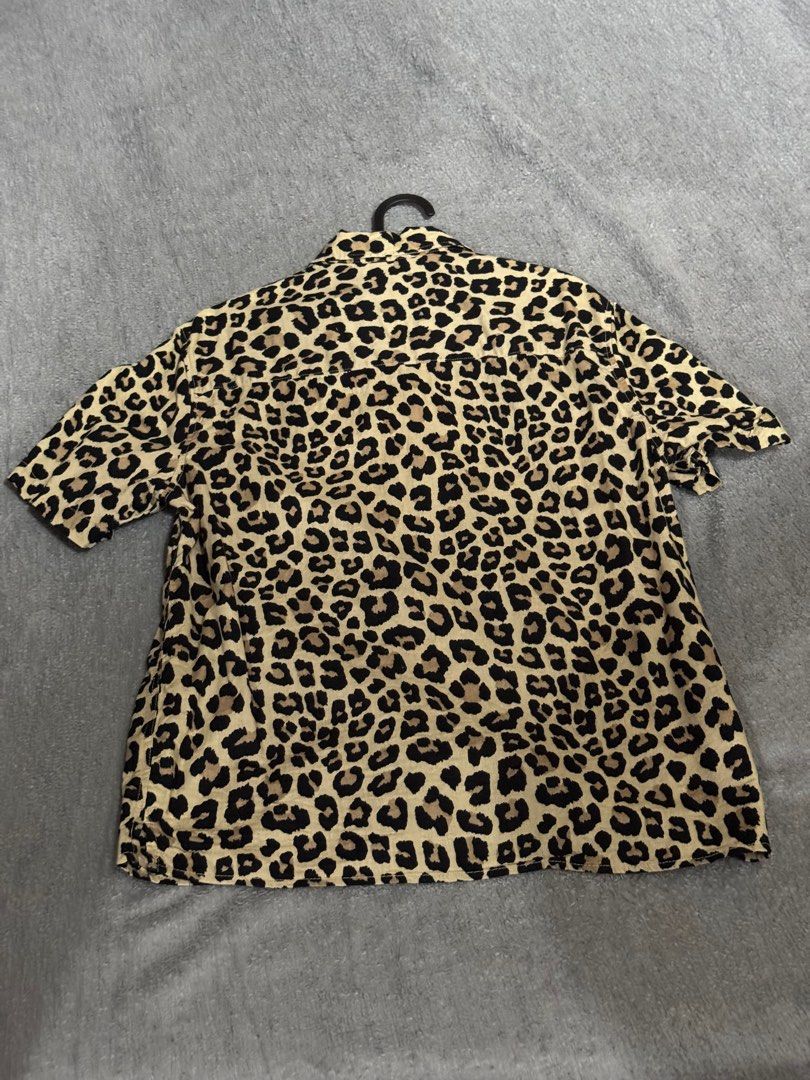 H&M LEOPARD PRINT REGULAR FIT POLO (SMALL) (Category: Tshirts & Polo Shirts ) located in Binan City. Submitted by carleeemaybe (Listing ID 1348954601, Image 3). Description: MODE OF PAYMENT: GCash / Bank Transfer (BPI, Unionbank, Eastwest) SHIPPING FEE WILL BE SHOULDERED BY BUYER DELIVERY MODES: LBC / J&T Express / Lalamove.