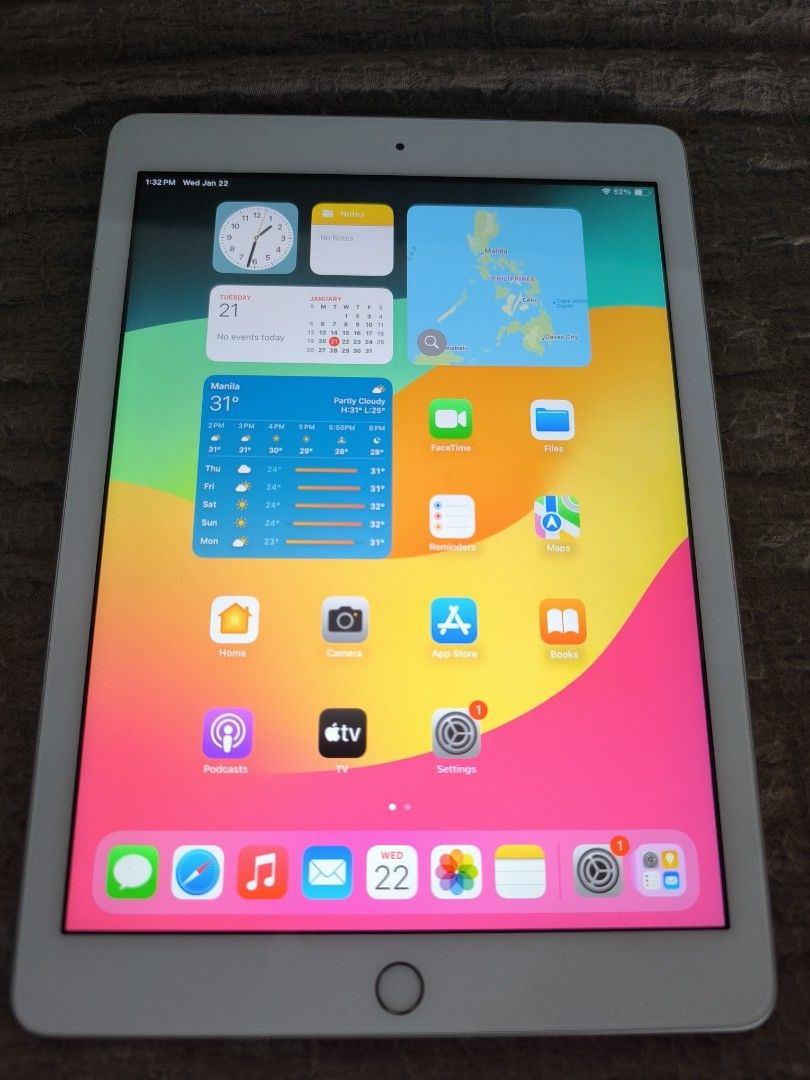 iPad 6th gen 128gb WiFi (Category: iPad) located in Las Pinas. Submitted by jpntrader (Listing ID 1348867819, Image 1). Description: - unit only - no issue Apple ID - no issue finger print - very smooth no scratch.