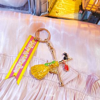 (Kategori: ) berada di . Dikirim oleh by.lilias (ID iklan 1348872066, Gambar 1). Deskripsi: .