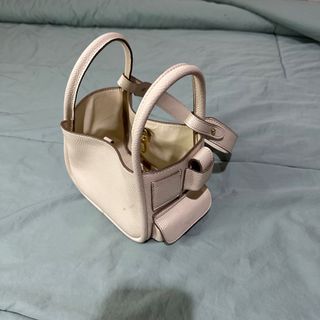 (Kategori: ) berada di . Dikirim oleh lovelo.attire (ID iklan 1348992560, Gambar 1). Deskripsi: .