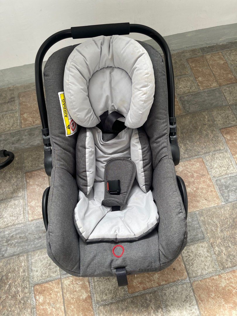 Looping Squizz 0+ Carseat (Category: Car Seats) located in Cavite. Submitted by jdrio (Listing ID 1348967688, Image 2). Description: never been used with box.