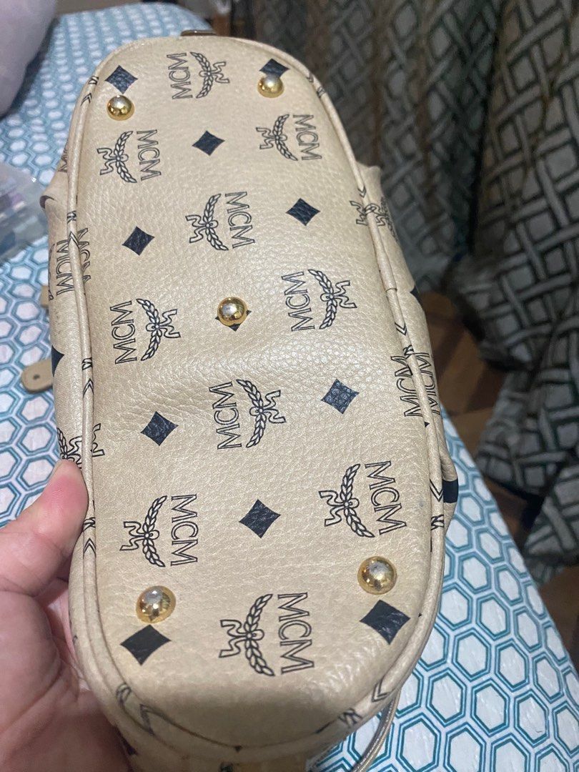 mcm sling bag (Category: Luxury Bags & Wallets) located in Antipolo. Submitted by prelovedcloseta (Listing ID 1348925299, Image 3). Description: auth mcm sling bag preloved with issues as posted with lock n key cant see any tag but ita guaranteed auth ( bought it from legit online seller) rfs: too many bags need to declutter.