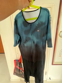 (Category: ) located in . Submitted by youraveragesellerrr (Listing ID 1348881824, Image 1). Description: .