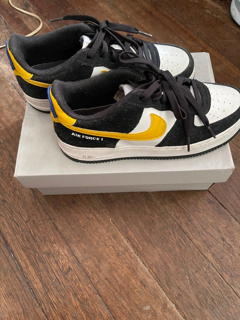 Nike air force 1 (Category: Babies & Kids Fashion) located in Manila. Submitted by declutterfindss (Listing ID 1348877258, Image 1). Description: Nike air force 1 with box Authentic Size 6Y for boys(8-10yrs old) , womens eu 38.5 No flaws just need cleaning RFS outgrown LAST PRICE ALREADY WILL NOT REPLY TO LOW BALLERS SF c/o buyer Pick up in Manila/Eastwood,qc.