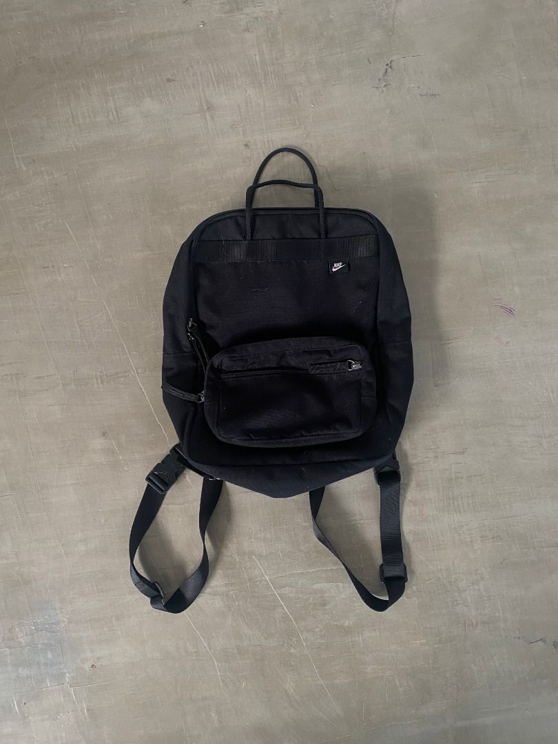Nike Tanjun Schoolbag Backpack (Category: Backpacks) located in Bacolod City. Submitted by found.objects (Listing ID 1348883091, Image 1). Description: .