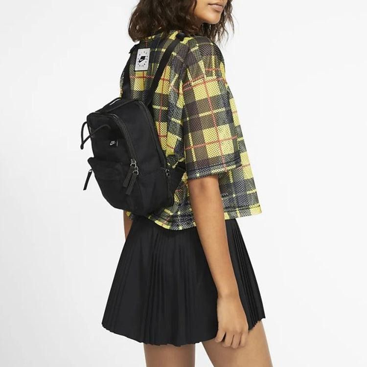 Nike Tanjun Schoolbag Backpack (Category: Backpacks) located in Bacolod City. Submitted by found.objects (Listing ID 1348883091, Image 3). Description: .