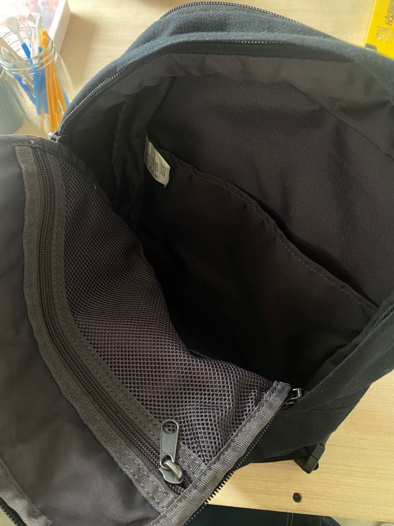 Nike Tanjun Schoolbag Backpack (Category: Backpacks) located in Bacolod City. Submitted by found.objects (Listing ID 1348883091, Image 2). Description: .