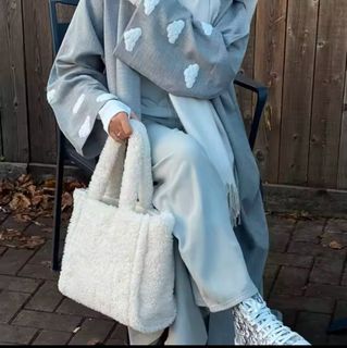 (Category: ) located in . Submitted by iloveshoppiiiing (Listing ID 1348897404, Image 1). Description: .