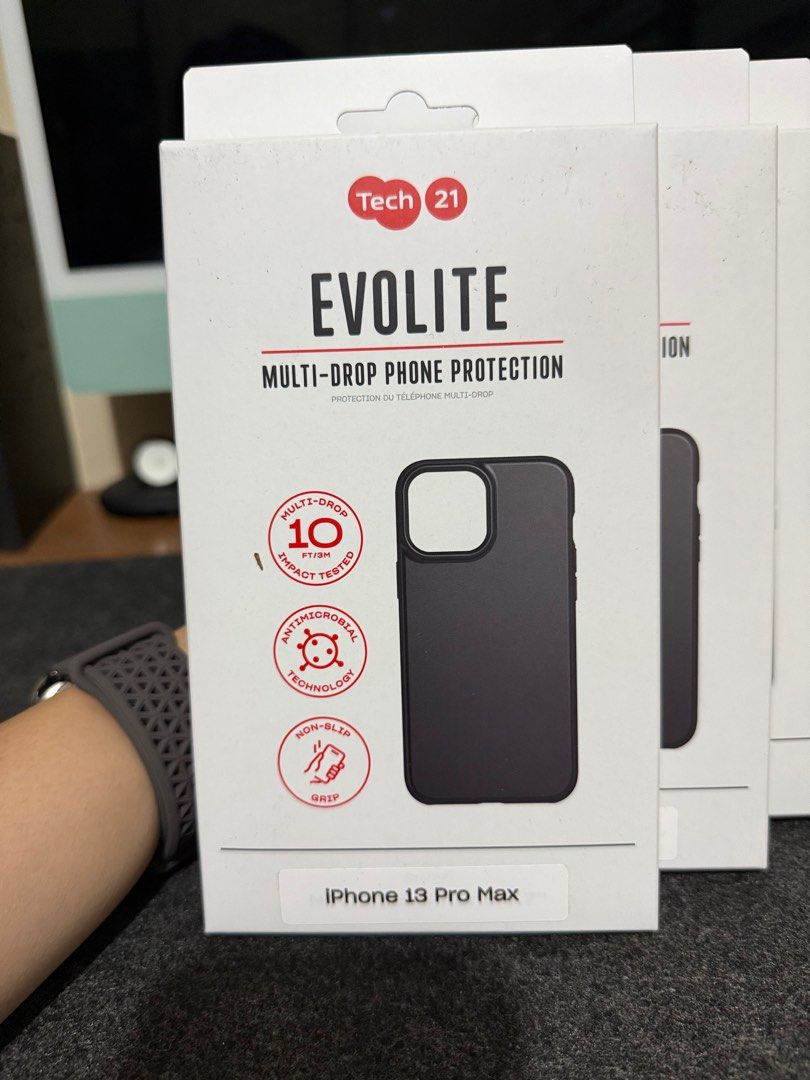 Original Tech21 EvoLite Case Cover for iPhone 13 Pro Max (Category: Cases & Sleeves) located in Manila. Submitted by razelysonn (Listing ID 1348953424, Image 2). Description: 999 each FIXED May have some smudges to storage, wipe it lang :) .