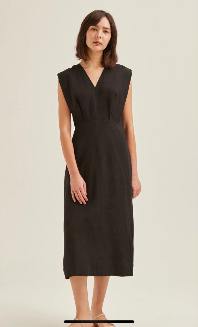 BNWT OSN Our Second Nature Pleat Shoulder Tencel Dress (Category: Dresses) located in Singapore. Submitted by lassitude (Listing ID 1348901265, Image 1). Description: SP size. BNWT. Purchased at $109. Price includes smartpack..