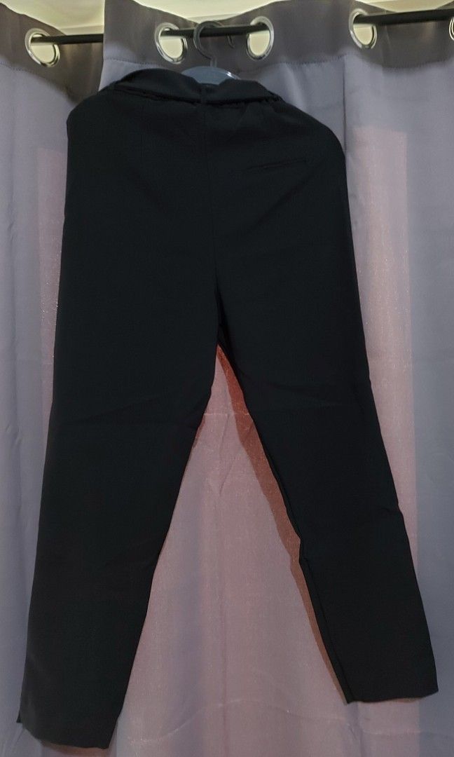 Pencil cut pants for women (Category: Other Bottoms) located in Makati City. Submitted by jamseph19 (Listing ID 1348959094, Image 2). Description: For sale! Pencil cut Pants for Women Highwaist pants Can be used as office pants Brand: Dynamite Color: black Quality fabric, semi-stretch 249 pesos only no flaws *ALL ACTUAL PHOTOS ARE ALREADY POSTED* Fits 26-28 waistline Length: 37.5 inches Location: Shaw Blvd Mandaluyong Payment options: BDO BPI GCa