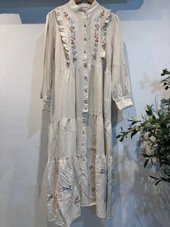 (Category: ) located in . Submitted by iloveshoppiiiing (Listing ID 1348903747, Image 1). Description: .