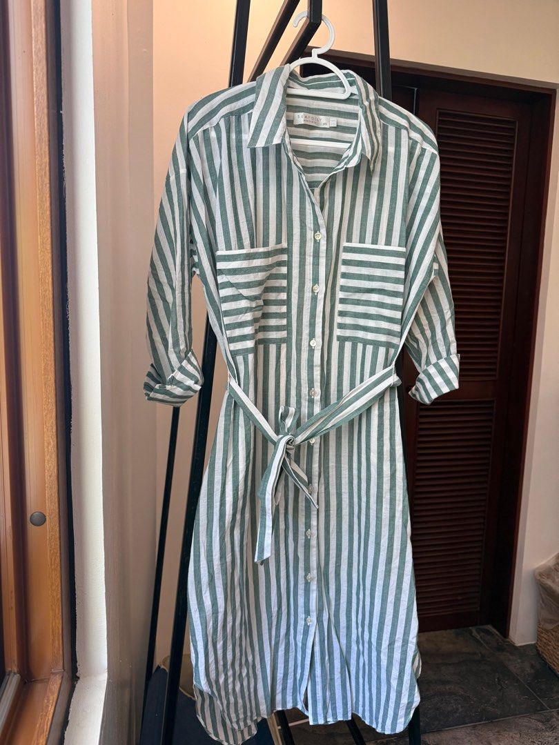 Seafolly Beach Dress Kaftan (Category: Dresses) located in Dingalan. Submitted by reyshycle (Listing ID 1348895429, Image 1). Description: Good condition 9.5/10 Great for summer or resort wear. Can fit up to small to semi large frame..