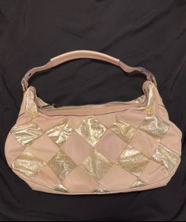 (Category: ) located in . Submitted by authentic.accessories (Listing ID 1348822994, Image 1). Description: .