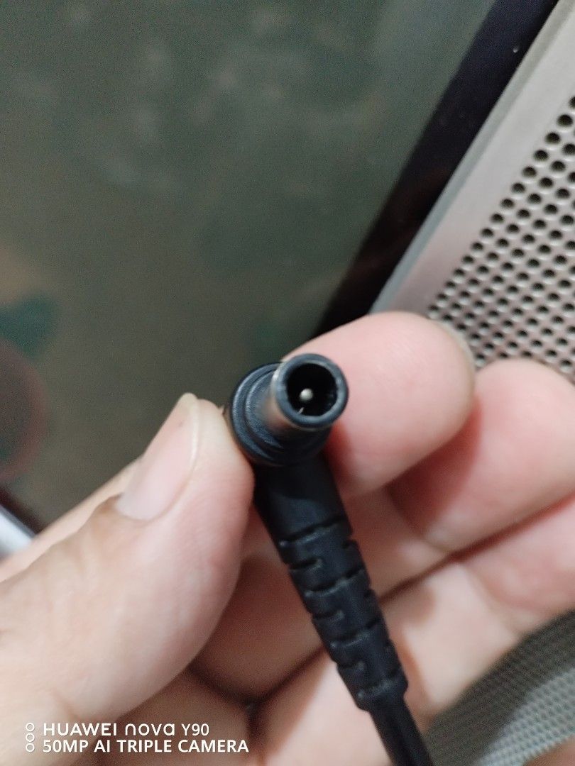 Sony Laptop Charger (Category: Chargers) located in Carmona. Submitted by rpute (Listing ID 1348851934, Image 2). Description: .