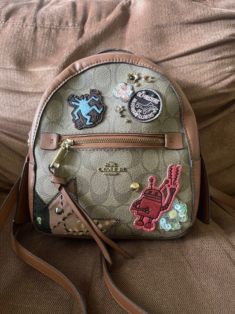 Tas Coach mirror (Kategori: Tas & Dompet Wanita) berada di Pasuruan. Dikirim oleh novrinaqu86 (ID iklan 1348871794, Gambar 1). Deskripsi: kulit aman, full logo, motif co*chnya rapi mirip ory kelengkapan DB dan BoX.