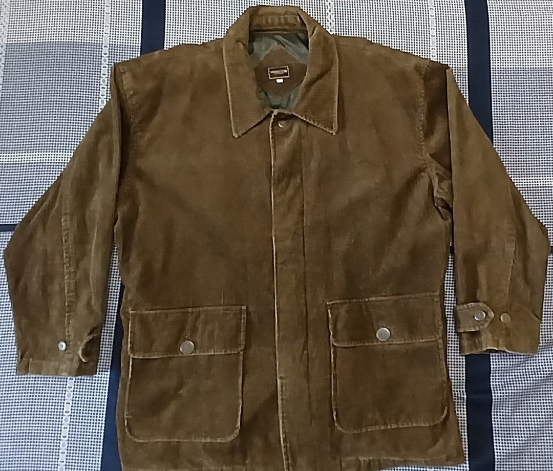 Vivre Club Culduroy Jacket (Category: Coats, Jackets and Outerwear) located in Antipolo. Submitted by d.tuazon (Listing ID 1348875717, Image 1). Description: Vivre Club culduroy jacket.Super ganda.Price is only 325 nalang.Mahal ang ganitong jacket.Japan made.SIZE : Width 23inches and length 30inches.Location Rizal area.Shipping is buyer's expense..