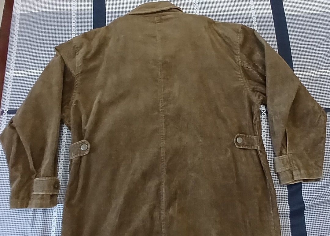 Vivre Club Culduroy Jacket (Category: Coats, Jackets and Outerwear) located in Antipolo. Submitted by d.tuazon (Listing ID 1348875717, Image 2). Description: Vivre Club culduroy jacket.Super ganda.Price is only 325 nalang.Mahal ang ganitong jacket.Japan made.SIZE : Width 23inches and length 30inches.Location Rizal area.Shipping is buyer's expense..