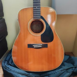 Yamaha FG 335 Japan Vintage Acoustic Guitar With Pickup

Price 9k
With Yamaha Pickup Pre Amp
All Ready Setup 
With Bag
Pickup Mo Sa Bahay Ko Mismo pwede din Lalamove