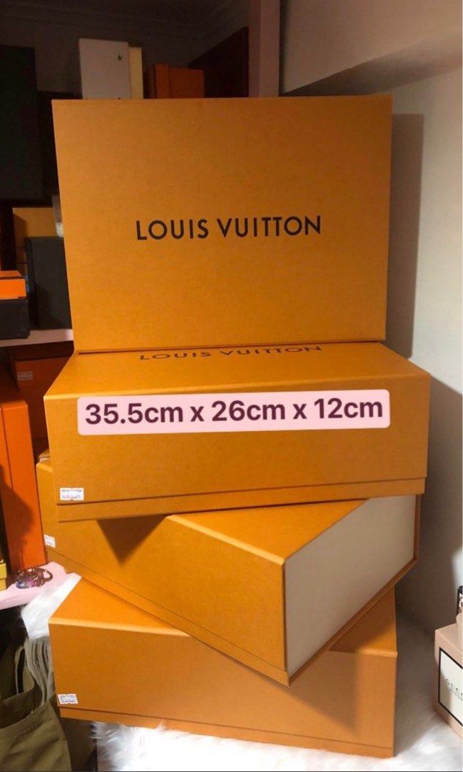 ✅ Authentic LV Medium Magnetic Box (Category: Luxury Bags & Wallets) located in Quezon City. Submitted by box.luxebycheng (Listing ID 1349041055, Image 1). Description: 1.7k Fits medium bag Good condition.
