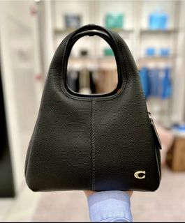 • COACH LANA 23 SHOULDER BAG IN BLACK•