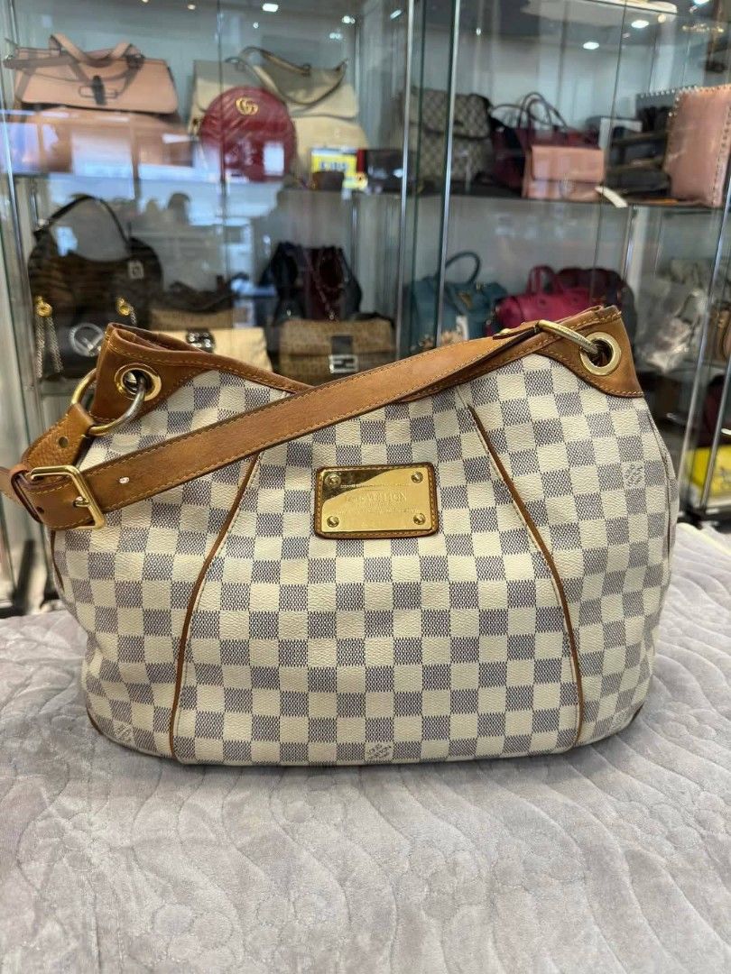 😱 Guaranteed ORig💯💯 (Category: Luxury Bags & Wallets) located in General Santos City (Dadiangas). Submitted by braverabbit.67 (Listing ID 1349064831, Image 1). Description: LV Shoulder bag Rank Ab+ Guaranteed ORig💯✅ in Very Good Condition "Medium size" 📌fiRST “𝘾𝙁 𝙋𝘼𝙔‼️firST 𝙎𝙀𝙍𝙑𝙀‼️ ‼️𝗦𝘂𝗿𝗲 𝗯𝘂𝘆𝗲𝗿 𝗺𝗮𝘆 𝗿𝗲𝗾𝘂𝗲𝗦𝘁 𝗺𝗼𝗿𝗲 𝗱𝗲𝘁𝗮𝗶𝗹𝗲𝗱 𝗽𝗶𝗰𝗦📸📸.