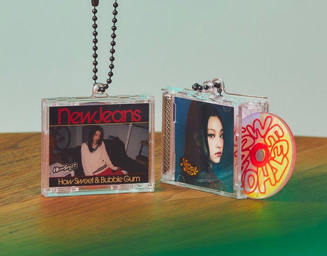 【NewJeans】How Sweet Mini CD Case Keyring Hanni NJ How Sweet MINI CD CASE KEYRING – LINE FRIENDS SQUARE