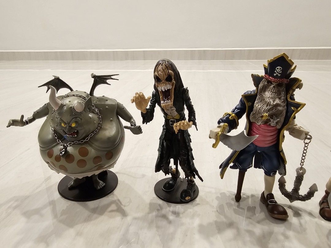 Capcom Maximo Figures (Category: Toy Figures) located in Singapore. Submitted by elsonccp (Listing ID 1349115492, Image 4). Description: Selling x6 Maximo Figures. Been in display cabinet since day 1. Meet up at 530137.