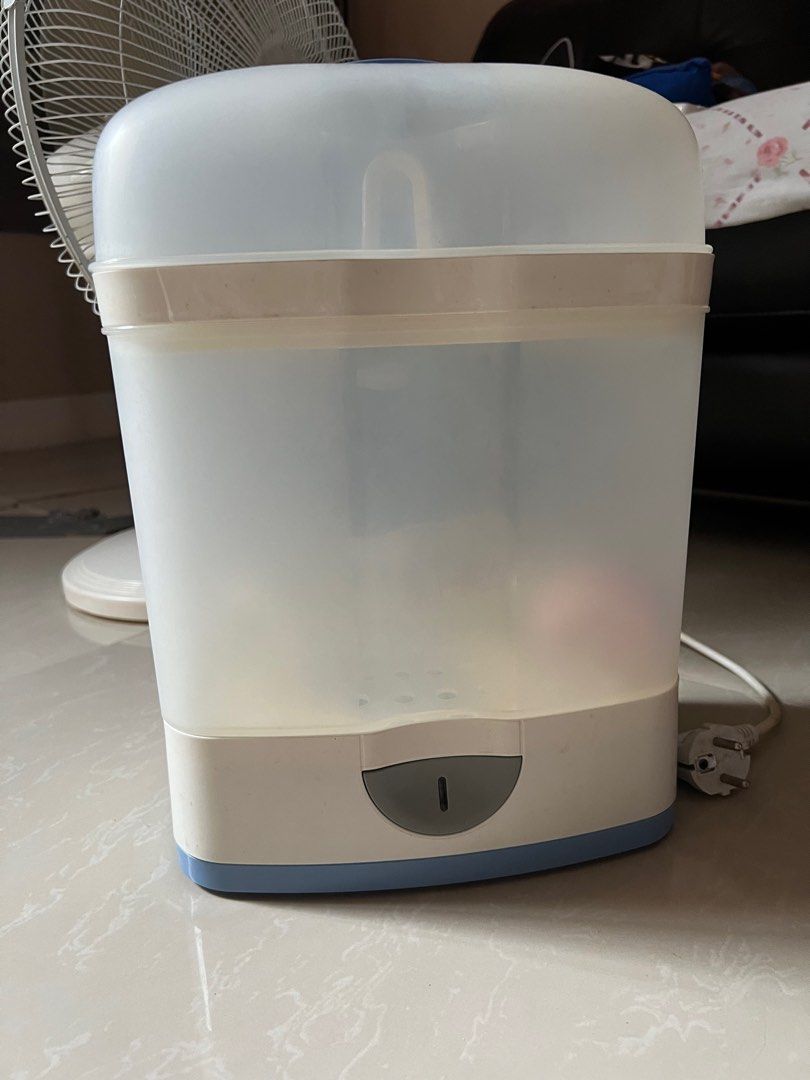 Chicco SterilNatural 2in1 Sterilizer (Category: Breastfeeding & Bottle Feeding) located in Manila. Submitted by cnmrll_ (Listing ID 1349142851, Image 2). Description: Chicco SterilNatural 2in1 Sterilizer - can do meetups around Las Piñas City - MOP: Gcash || MOD: Lalamove.