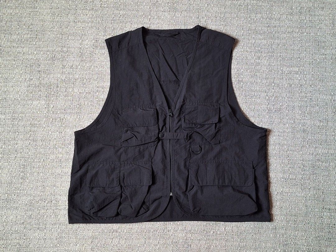 GU / Utility Vest ( Authentic ) (Category: Vests) located in Cebu City. Submitted by thehiddengemsbykid (Listing ID 1349102787, Image 1). Description: GU Utility Vest Size : Medium Width - 24 Length - 24 Excellent Condition No issues 1,000 + Sf Thank you..