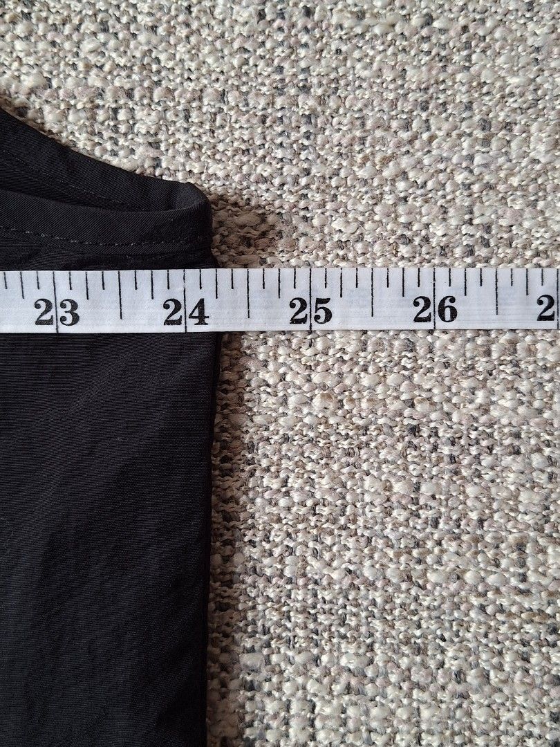 GU / Utility Vest ( Authentic ) (Category: Vests) located in Cebu City. Submitted by thehiddengemsbykid (Listing ID 1349102787, Image 3). Description: GU Utility Vest Size : Medium Width - 24 Length - 24 Excellent Condition No issues 1,000 + Sf Thank you..