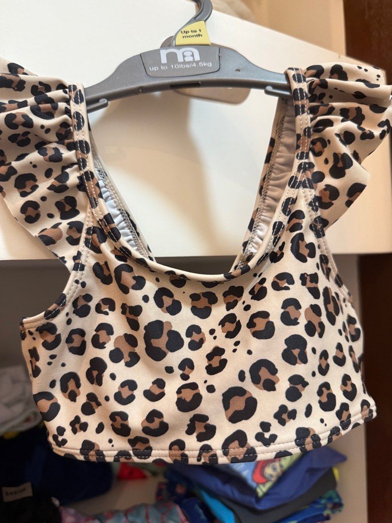 H&M Leopard 2 piece swimsuit 2-4 yo (Category: Babies & Kids Fashion) located in Pasig City. Submitted by by.hc (Listing ID 1349108032, Image 1). Description: Like new. Used once only.